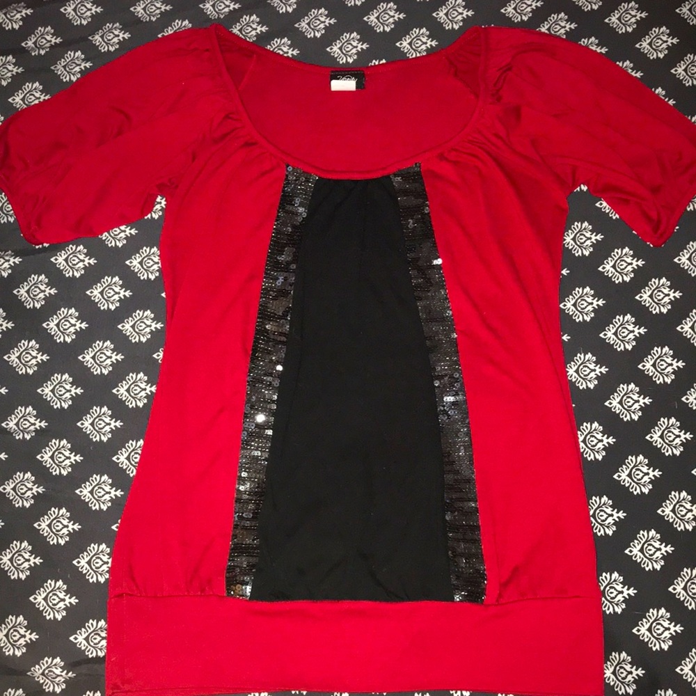 Vanity top. Size medium.